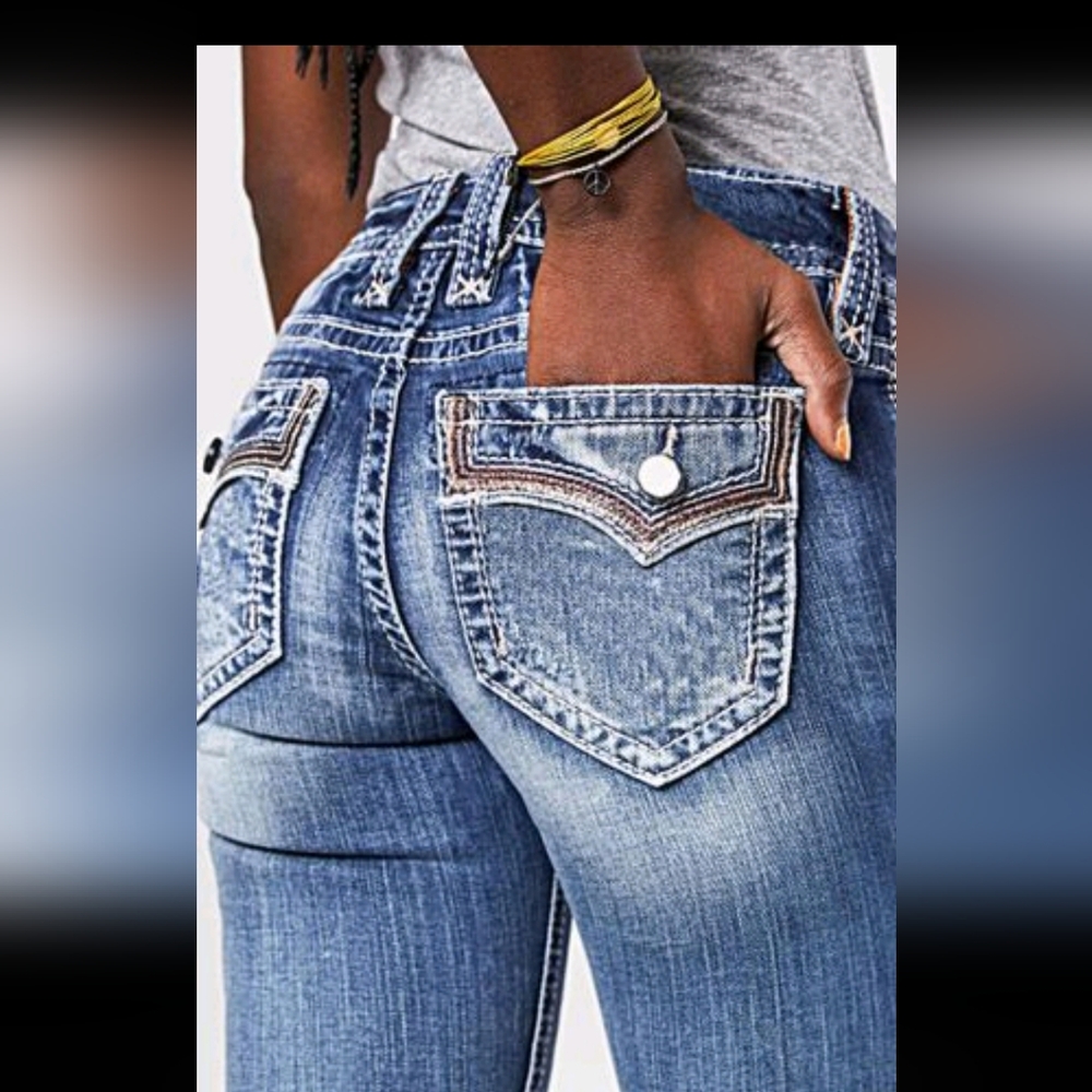 Pocket detail low-rise bootcut jeans (4-6)